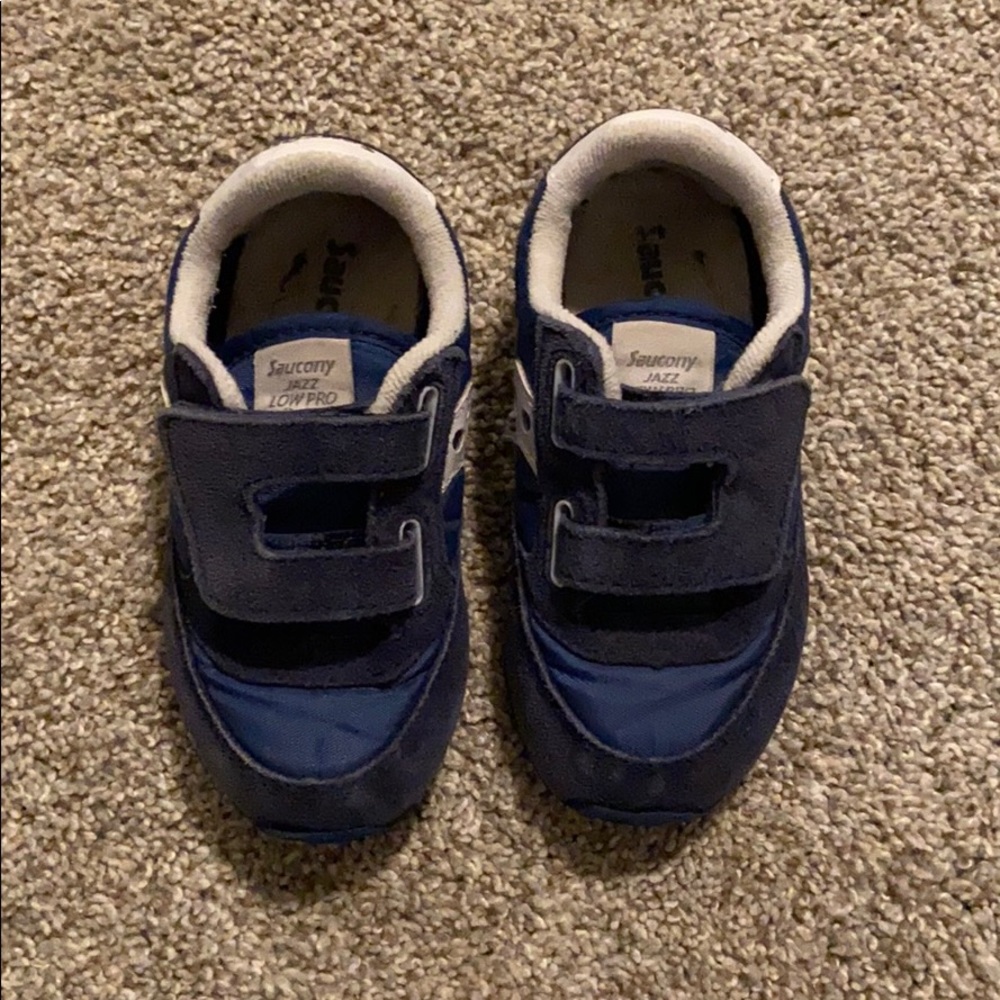 Saucony sneakers w/ velcro straps. Toddler 7W